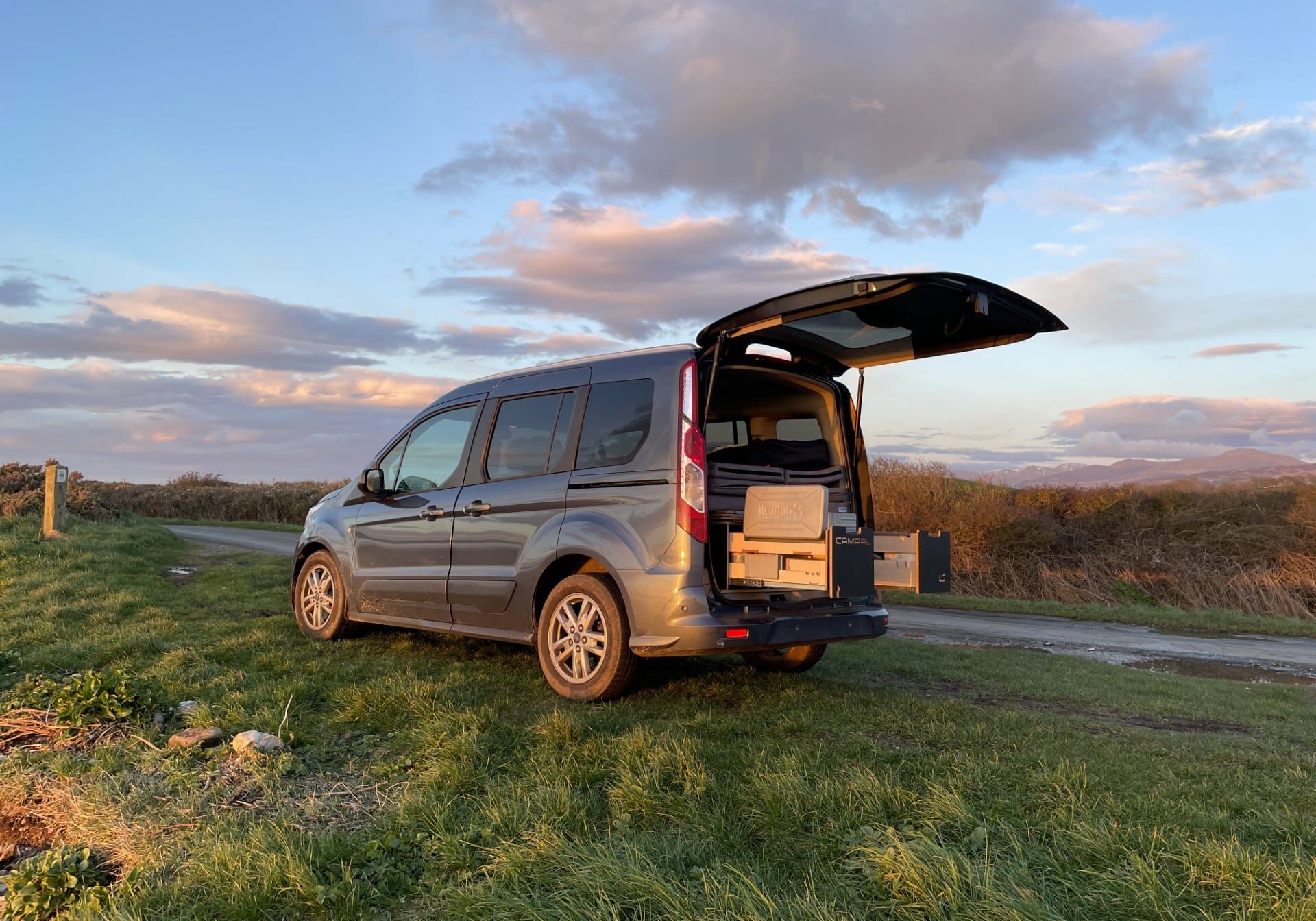 Ford-Tourneo-Connect-Campal-Vacation