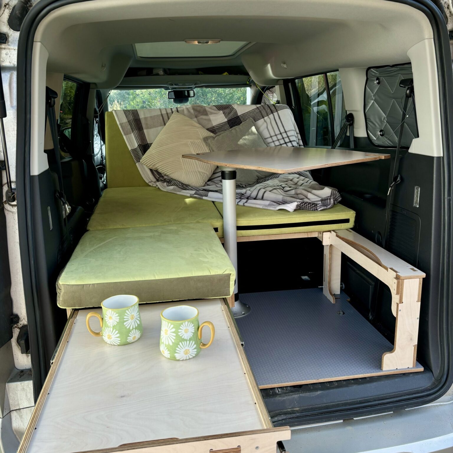 Simply-Campal-camper-conversion-pod-Ford-Connect